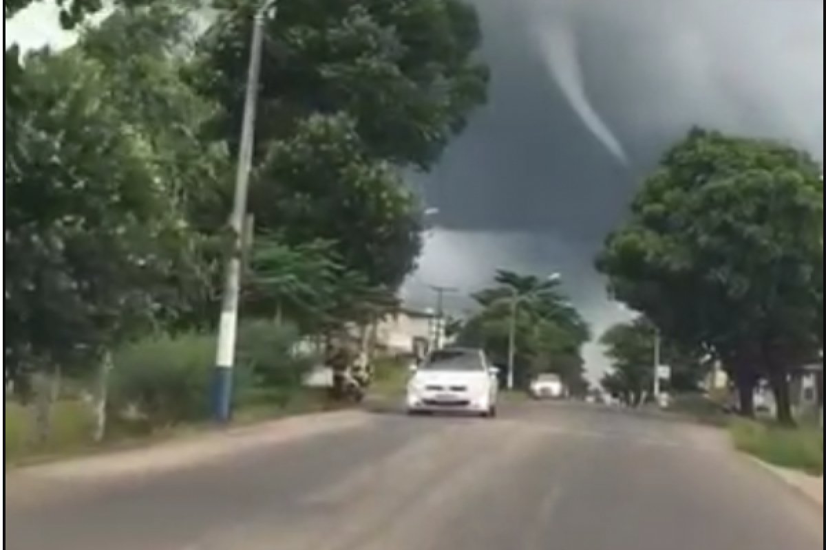 Vídeo: Tempestade em forma de redemoinho é vista no céu de Itamaraju, no extremo sul da Bahia