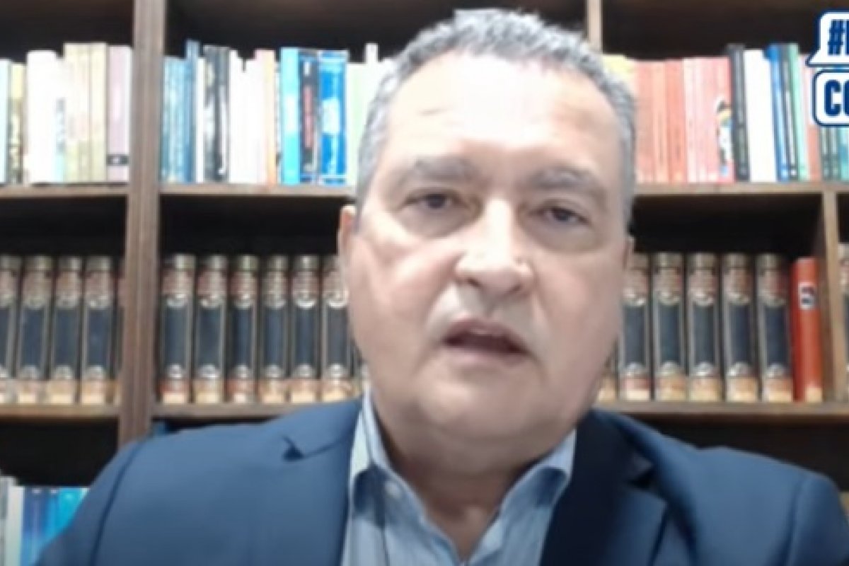 Vídeo: Rui comete gafe durante transmissão do Papo Correria e manda abraço para "dona Deide Costa"