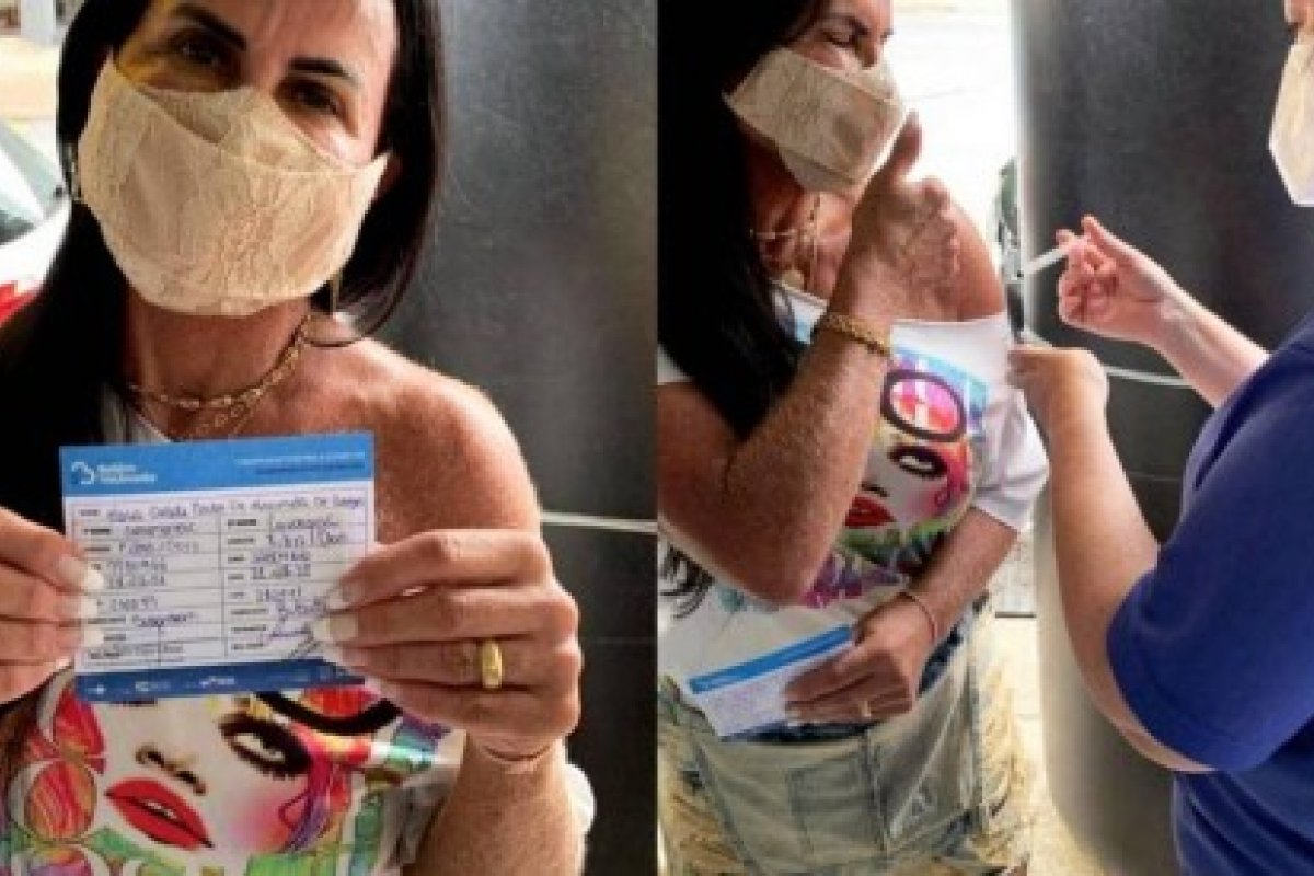 Gretchen toma segunda dose da vacina contra a Covid-19 em Belém