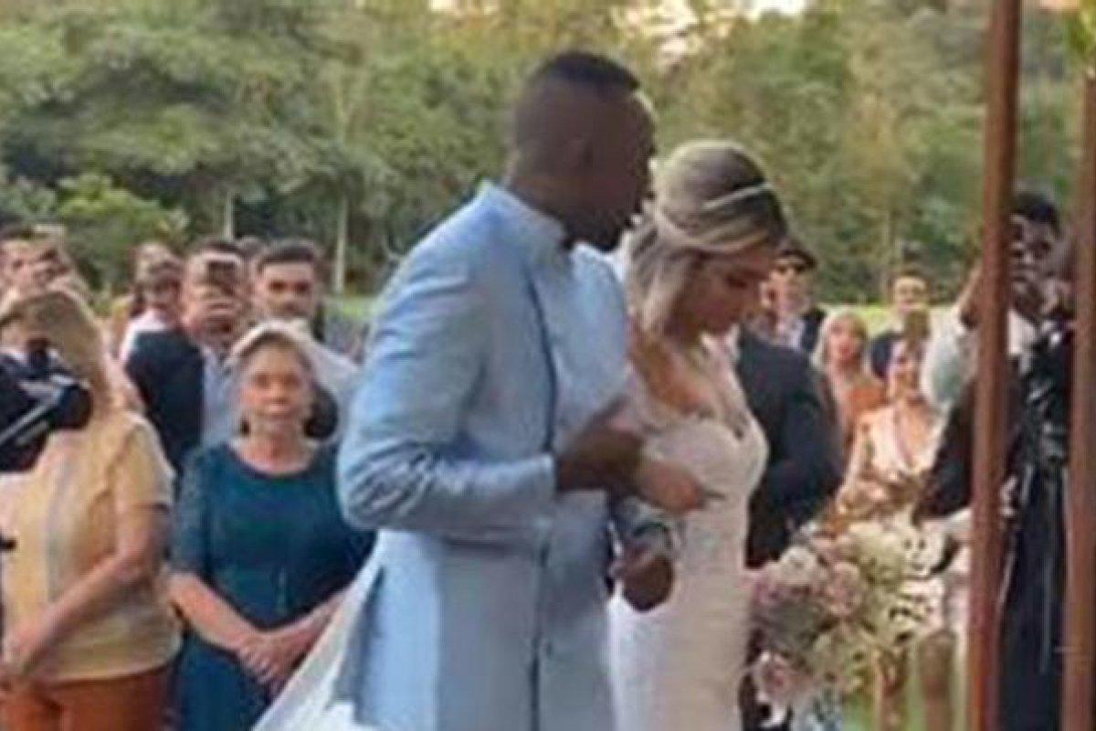 Mumuzinho sobe ao altar com Thainá Fernandes em luxuosa cerimônia