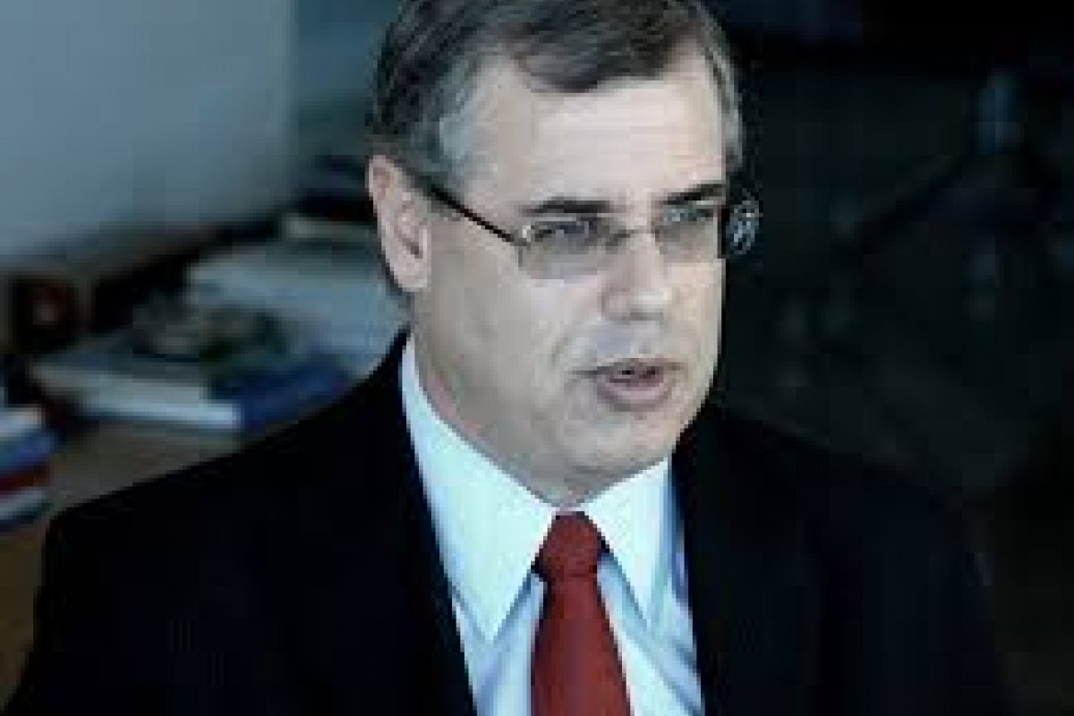 “Não me cabe comentar”, diz Luiz Viana sobre Felipe Santa Cruz concorrer a cargo eletivo