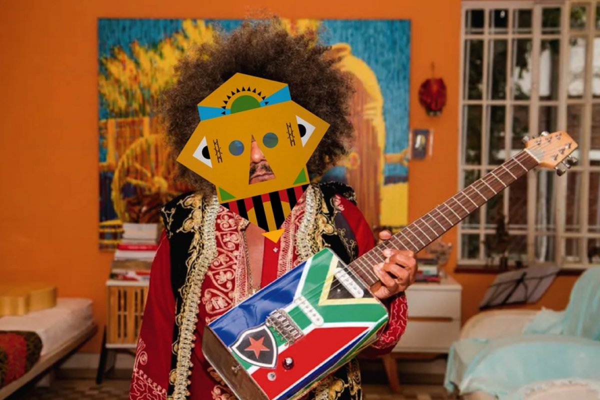 BaianaSystem adiciona faixa com Chico César ao álbum 'OxeAxeExu'