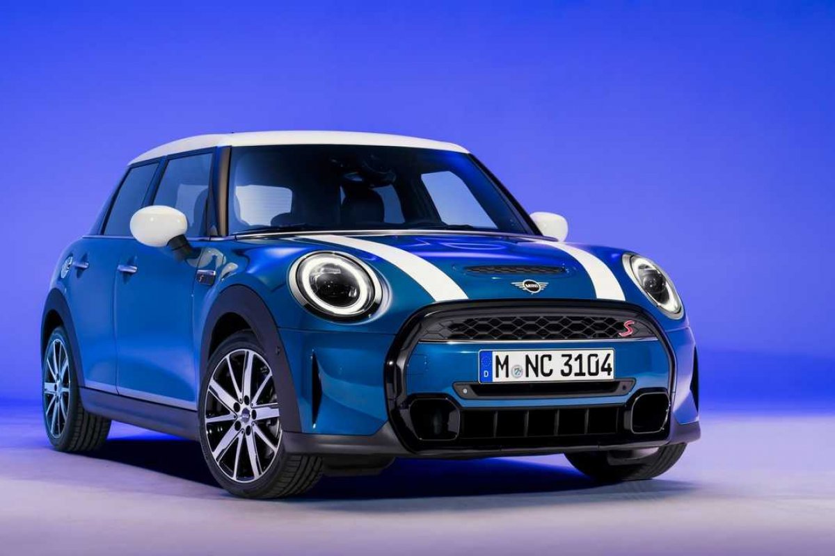 BMW apresenta novo Mini 3 e 5 portas com motor esportivo turbo