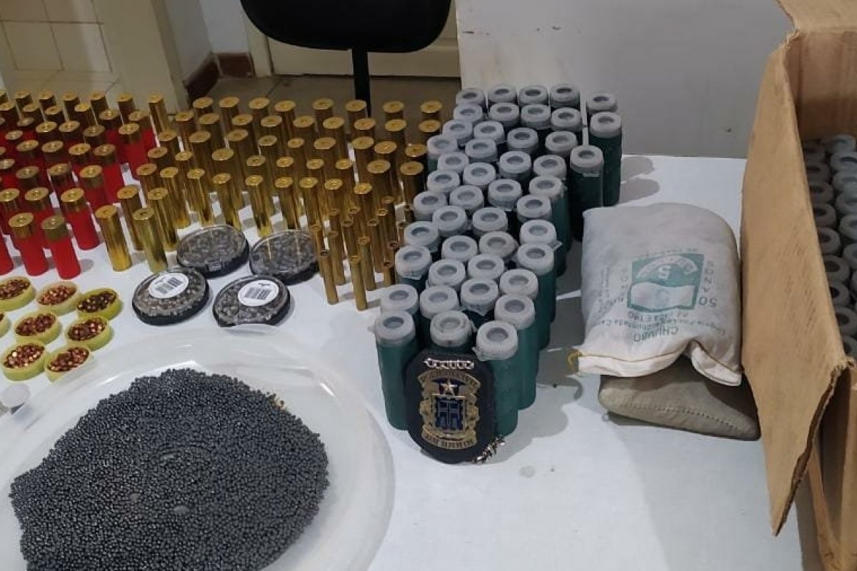 Munições, espoletas e chumbo são apreendidos em mercado de Jiquiriçá