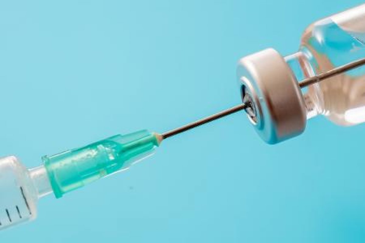 Uma dose de vacina pode reduzir infecção em até 65%, aponta estudo