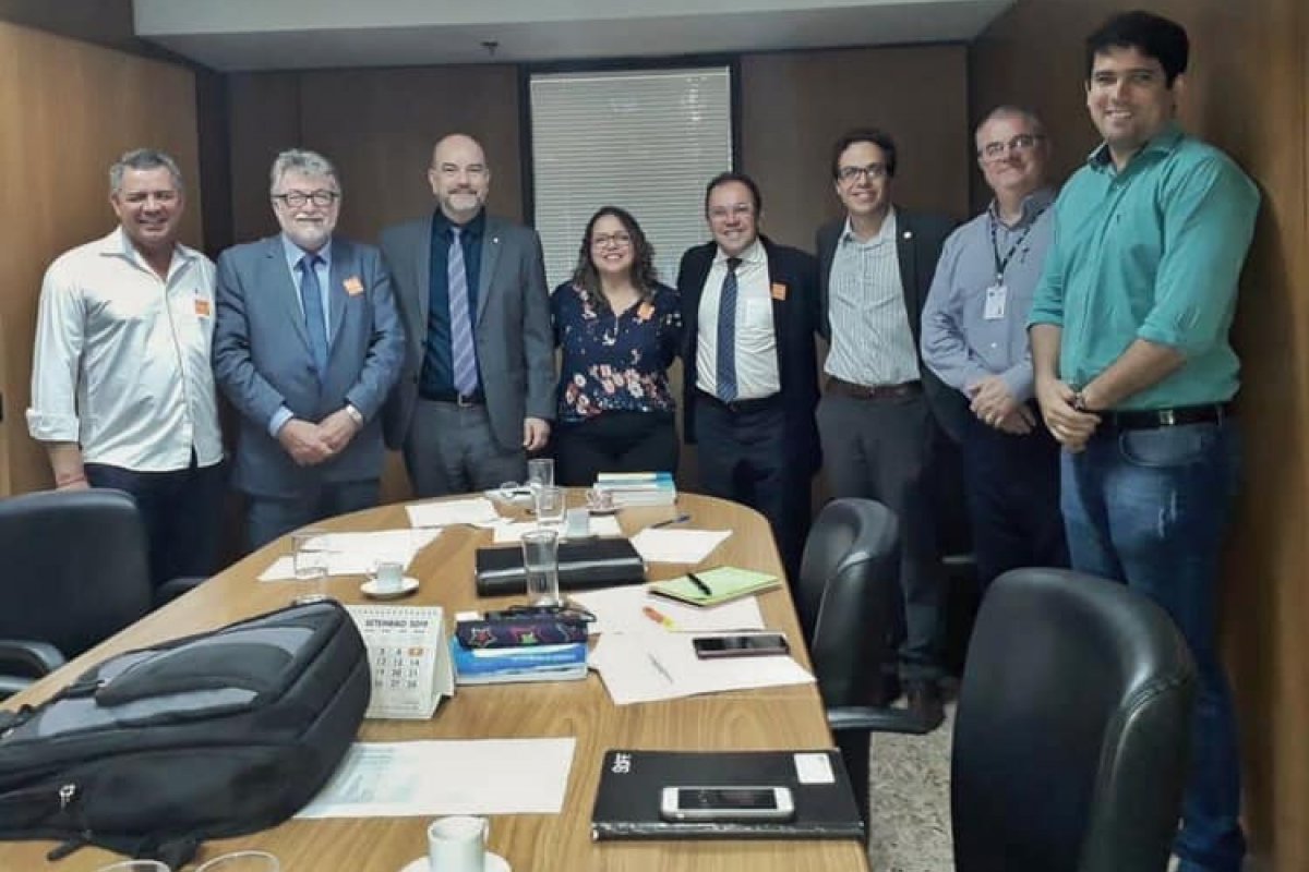 Em Brasília, Bahia discute renovação do Programa Água Doce