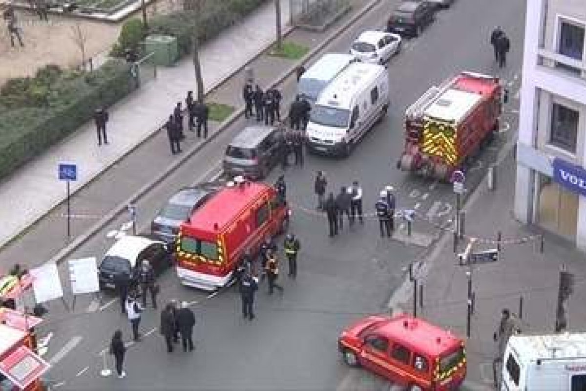 França: homem invade posto policial e mata funcionária a facadas