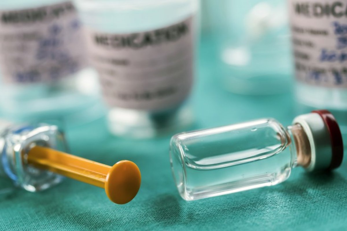 Mais de 590 cidades correm risco de ficar sem remédios do "kit intubação"