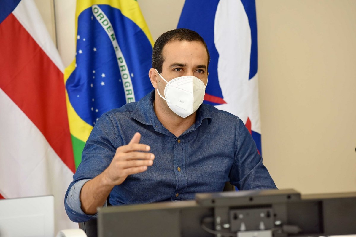 Bruno Reis anuncia reajuste na tarifa de ônibus; valor será R$ 4,40