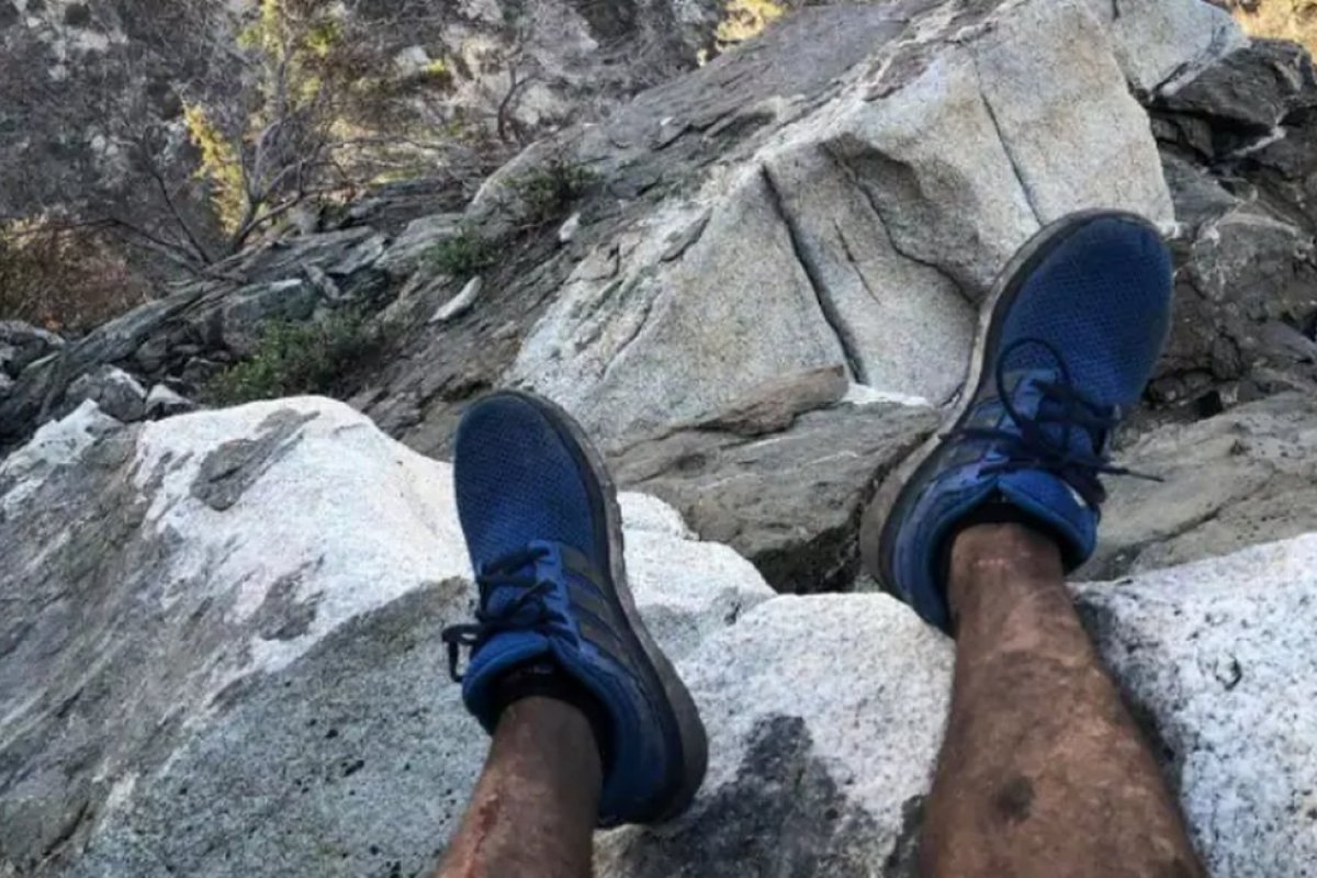 Homem fica perdido por 27 horas em trilha da Califórnia e é encontrado por desconhecido através de sistemas de satélite