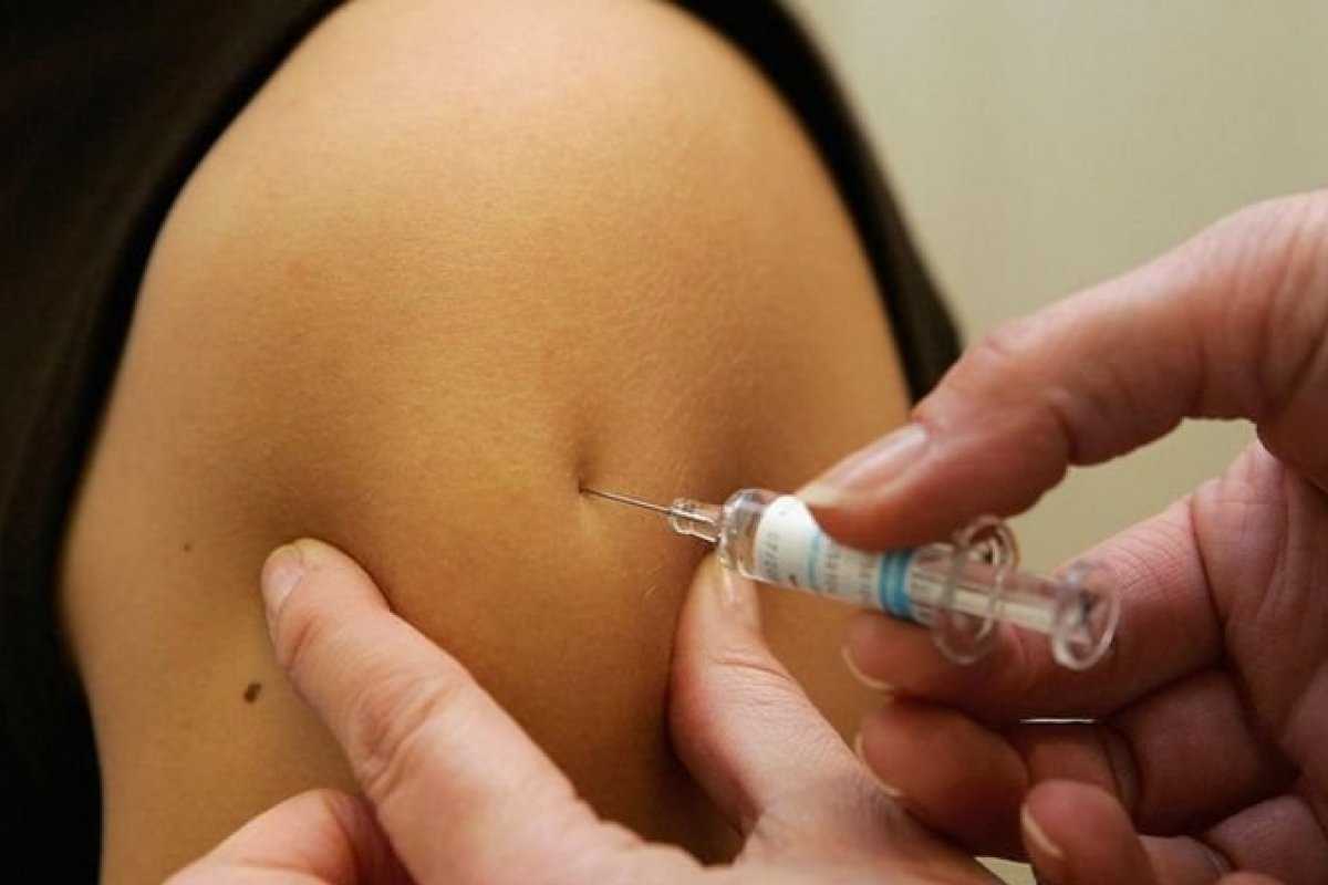 Sociedade Brasileira de Bariátrica defende prioridade na vacinação de pessoas com obesidade grave