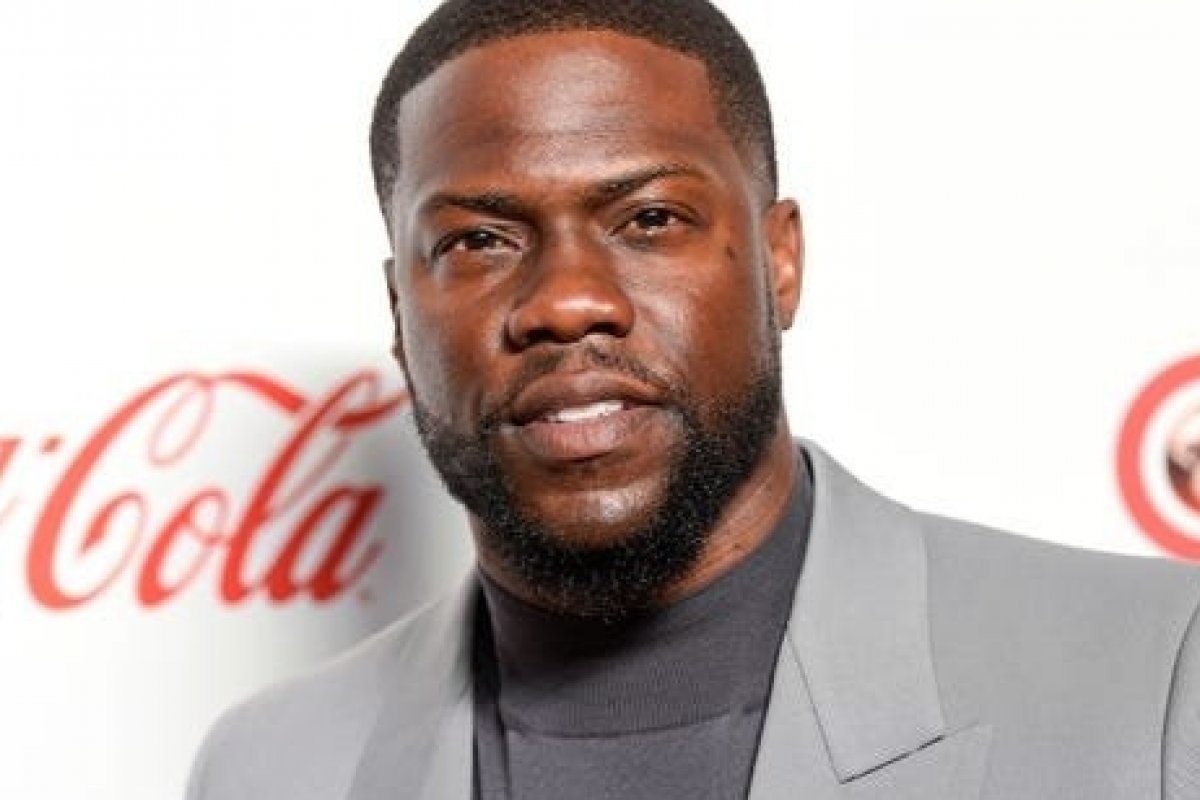 Comediante Kevin Hart sofre grave acidente de carro