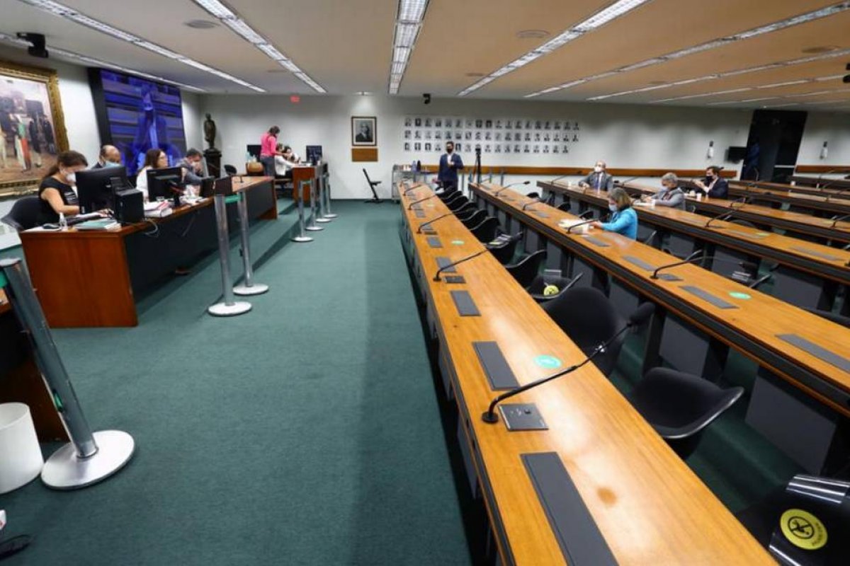 Câmara realiza 1ª audiência pública da reforma administrativa nesta segunda (26)