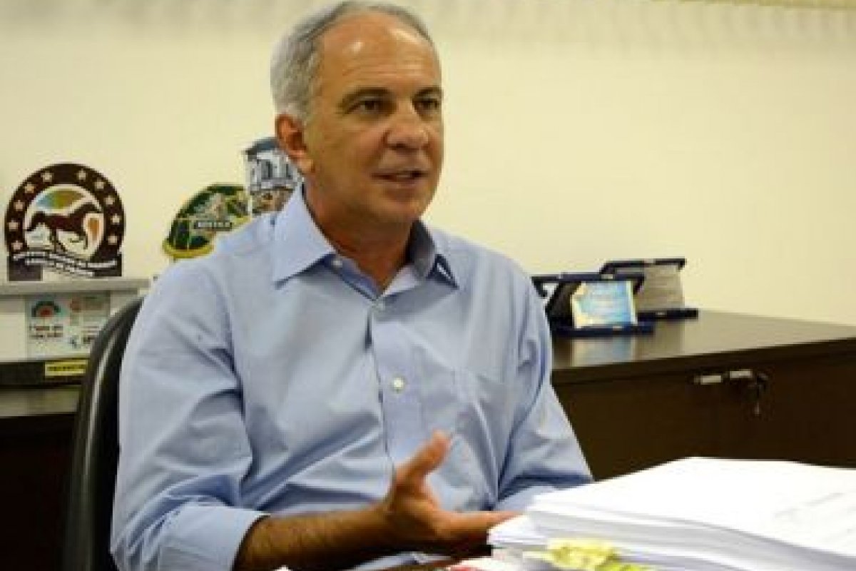 Secretário de Educação rebate APLB e garante que aulas voltam dia 3