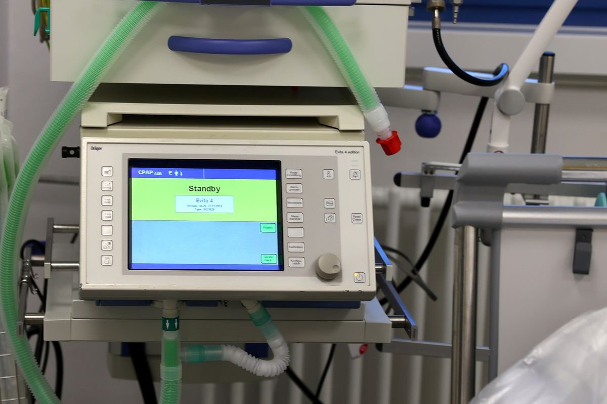 Brasil: média de mortes por Covid-19 por Covid-19 cai quase 20% em duas semanas