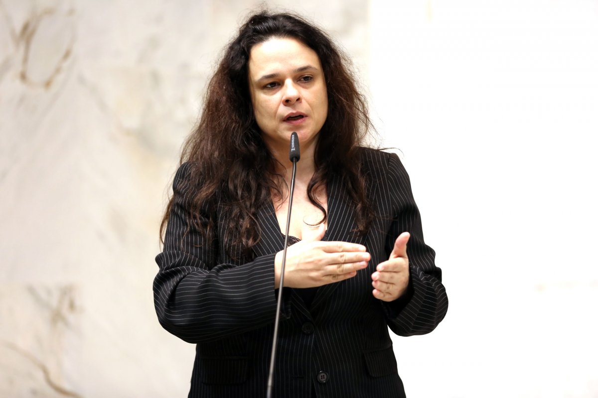 “Esta CPI vai fazer um inferno na vida dos médicos que tratam”, diz Janaína Paschoal sobre o uso de medicamentos no tratamento para a Covid-19