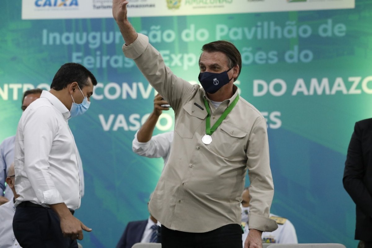 Na Bahia, Bolsonaro faz critícas aos governadores