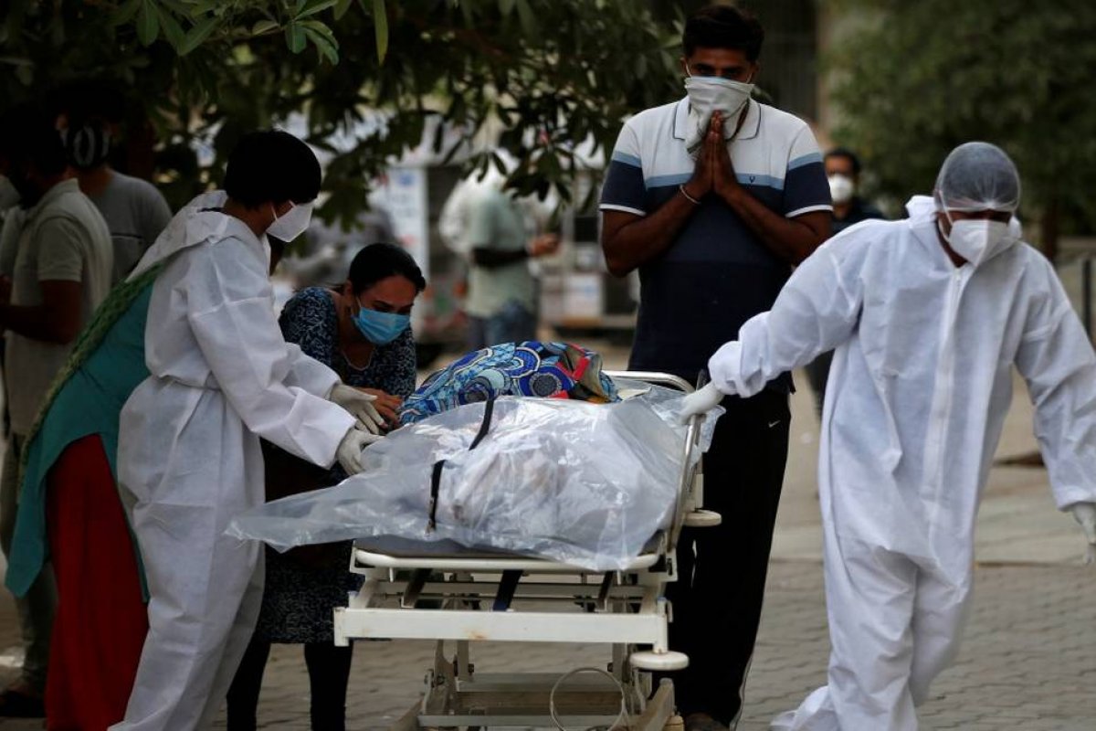 Indianos ricos fogem de piora da pandemia em aviões particulares