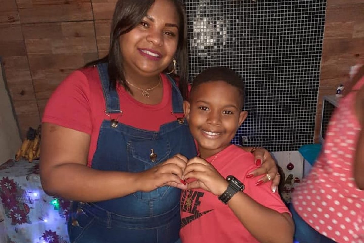 Garoto de 8 anos atingido por bala perdida na cabeça, será enterrado hoje no RJ