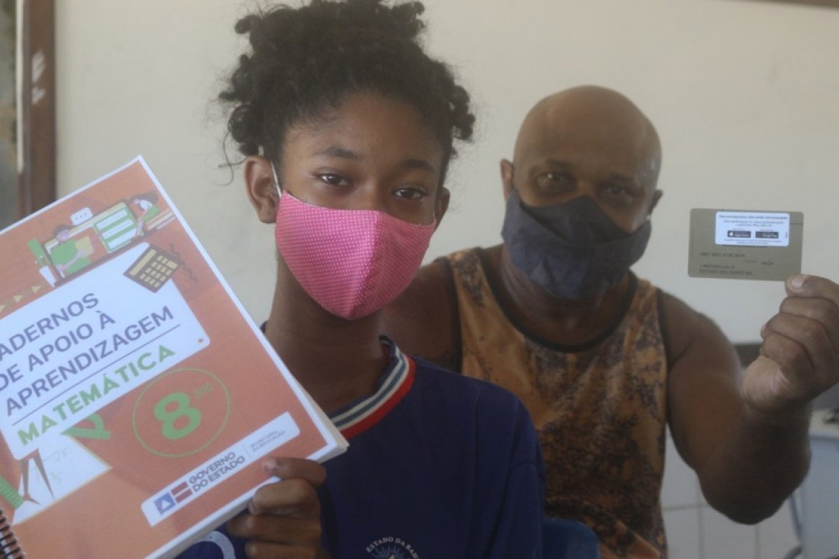 Depósito do valor do 'Bolsa Presença' para famílias de alunos da rede estadual é feito nesta terça-feira (27)