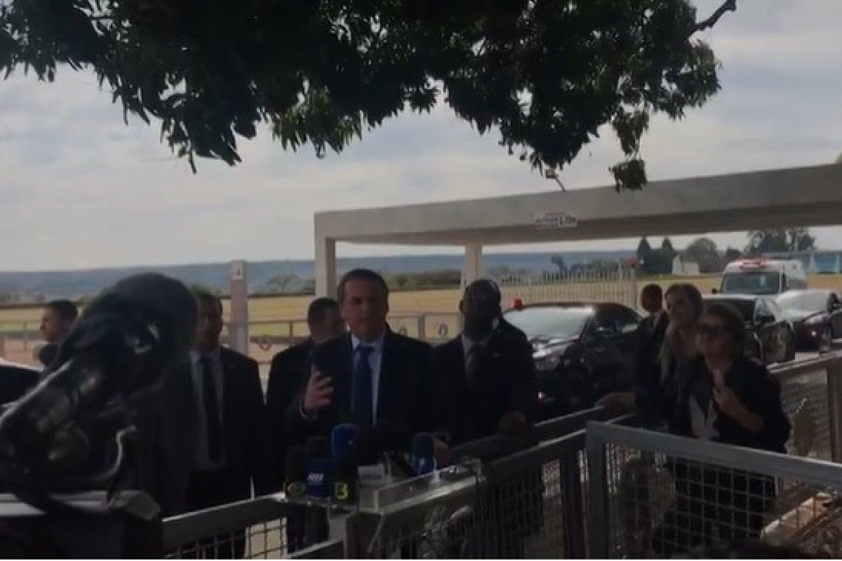 Presidente afirma que vai à ONU 'nem que seja de cadeira de rodas' para falar sobre Amazônia