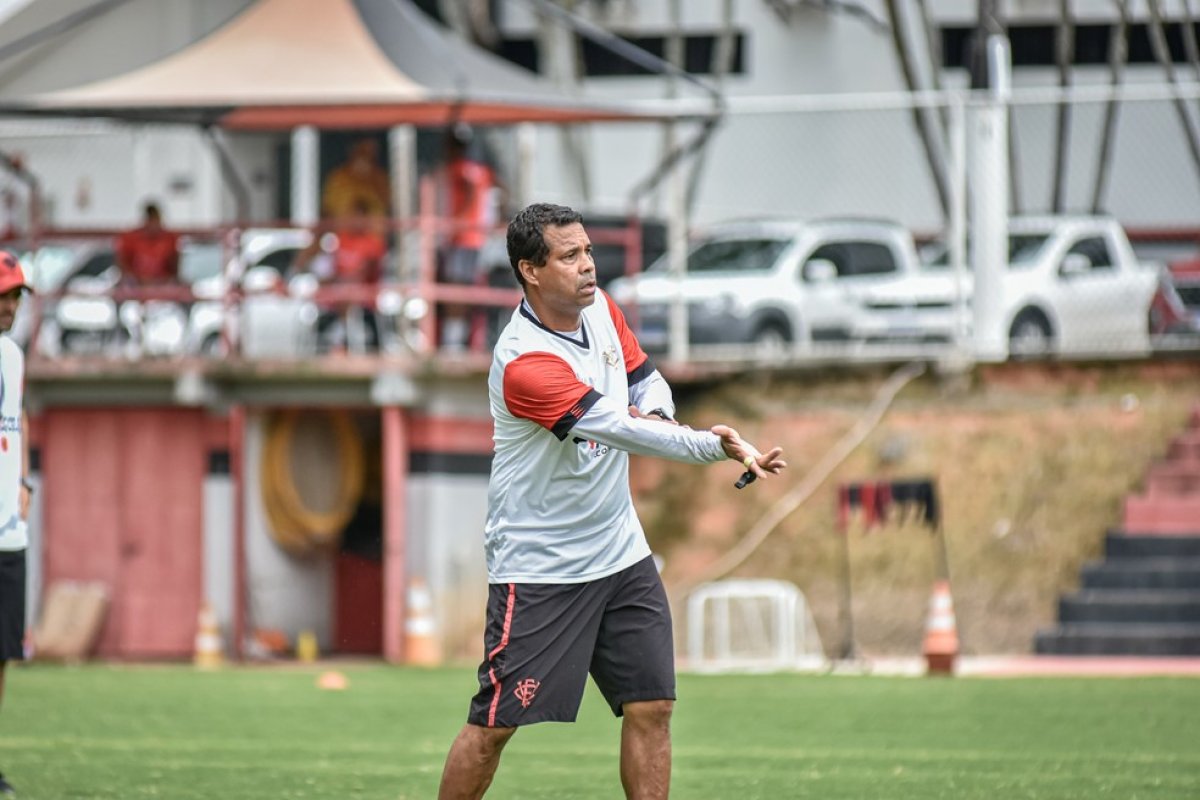 Com foco total em chegar a semi do Baiano, Vitória recebe Conquista em jogo atrasado