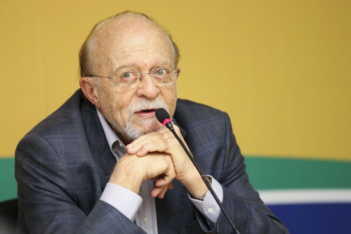 Corpo de Alberto Goldman é velado em SP