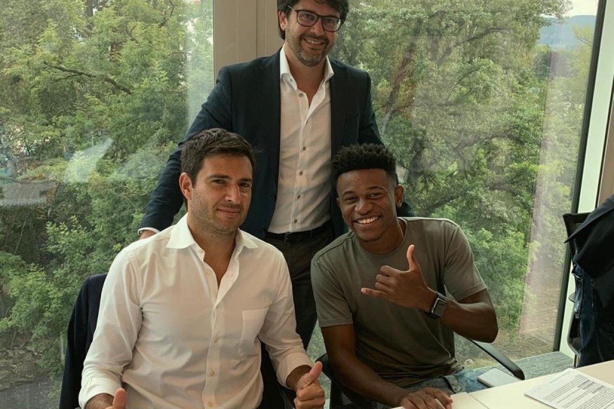 Transferência de Ramires para Basel pode ser maior venda do Nordeste