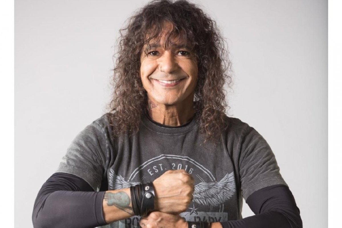 Luiz Caldas realiza live neste sábado (1º) como atração do projeto MPB em Movimento