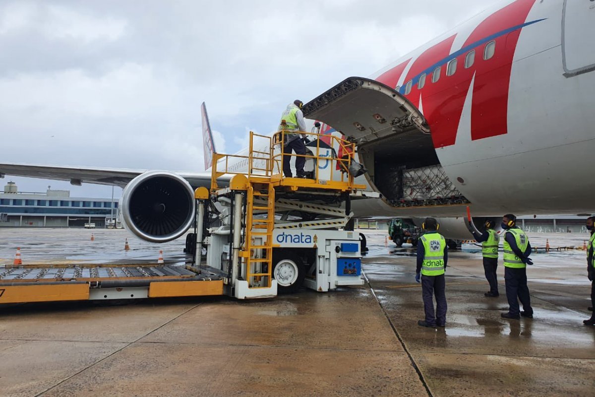 Governo Federal envia doses da Coronavac e AstraZeneca para a Bahia