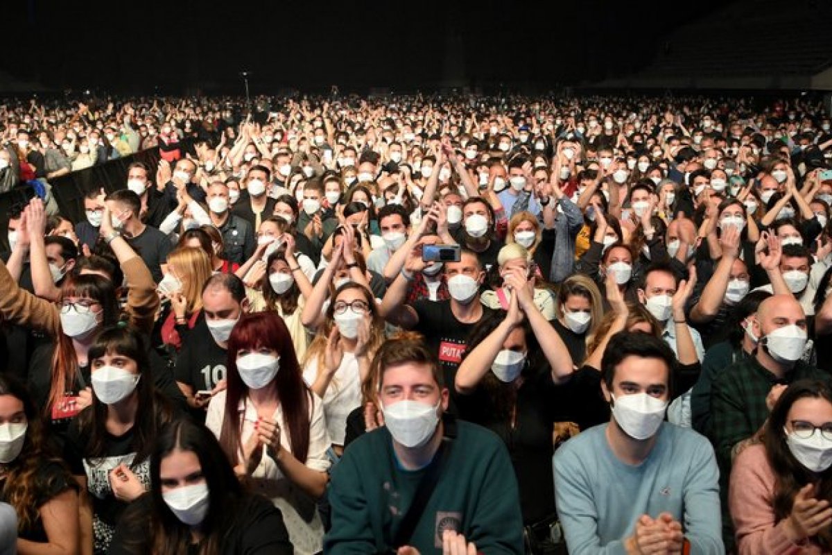 Show com 5 mil pessoas em Barcelona deixa apenas 6 infectados com Covid-19