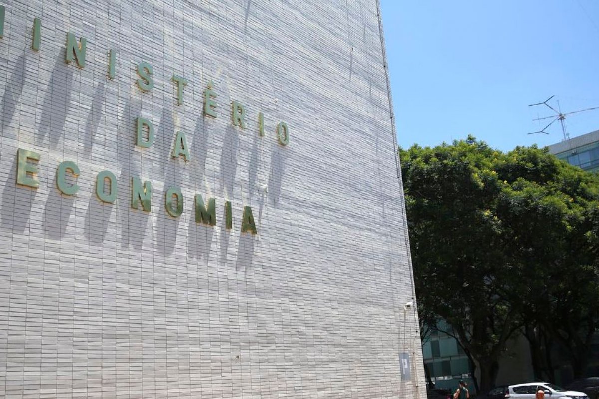 Ministros articulam reaver até R$ 4 bilhões de Cortes no Orçamento