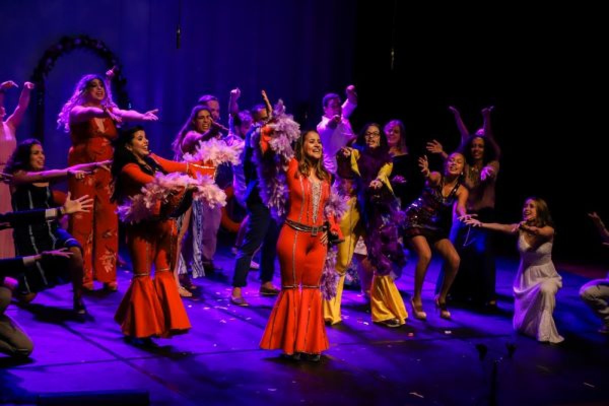 Tributo ao grupo Abba é apresentado em Salvador