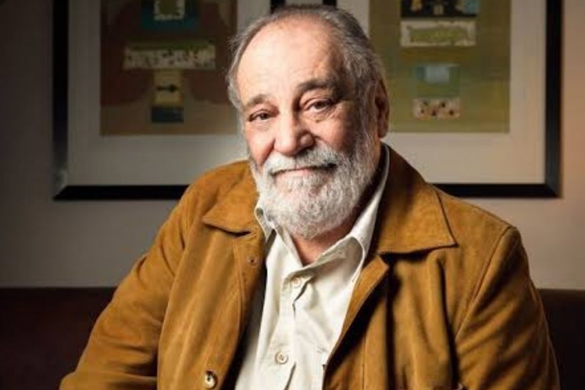 Autor Walther Negrão é internado em São Paulo