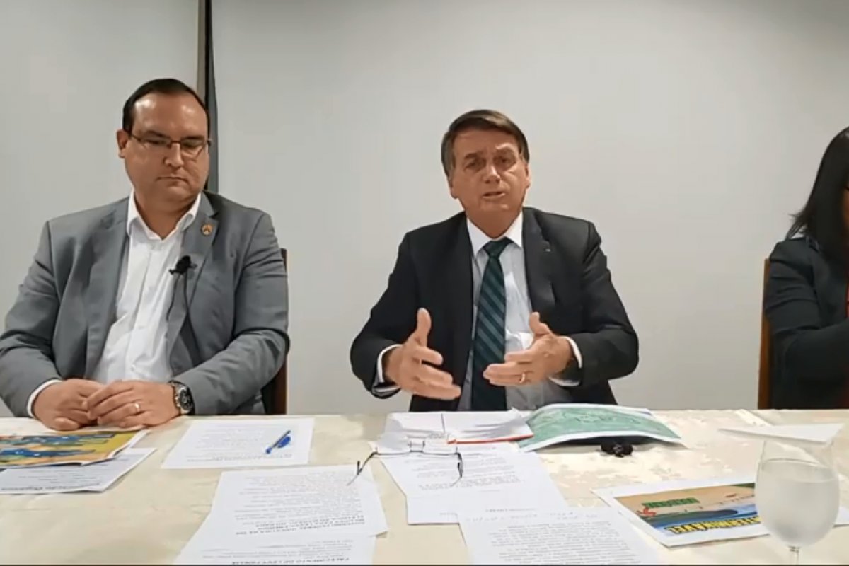 "Vai levar a cidade a miséria", diz Bolsonaro ao falar sobre prefeito que defende o lockdown