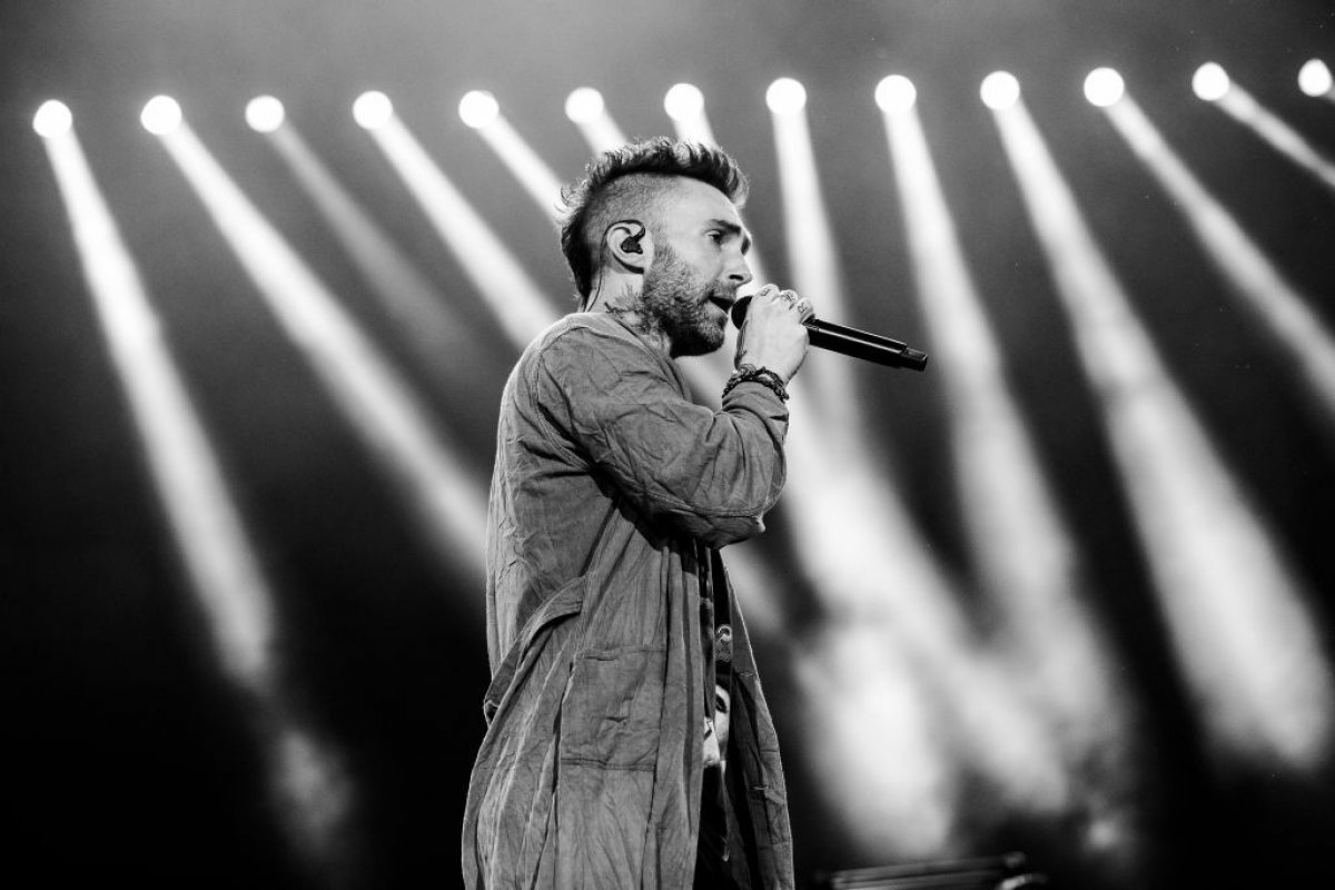 Maroon 5 anuncia novo álbum dedicado ao ex-empresário Jordan Feldstein