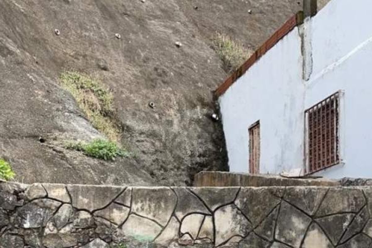 Corpo é encontrado em vala no bairro Matatu de Brotas em Salvador