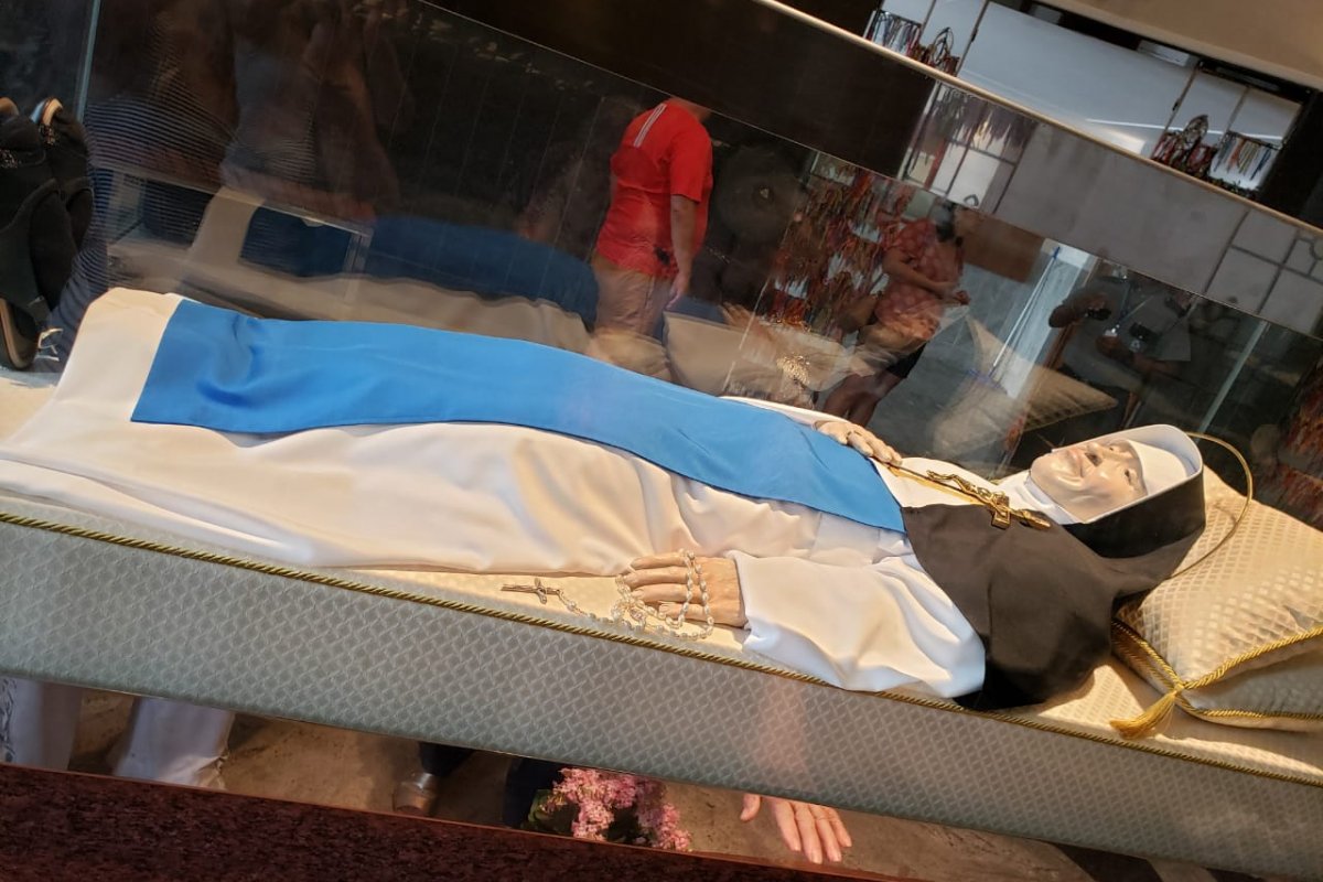 Irmã Dulce será considerada santa após o reconhecimento oficial da Igreja Católica neste domingo (13)