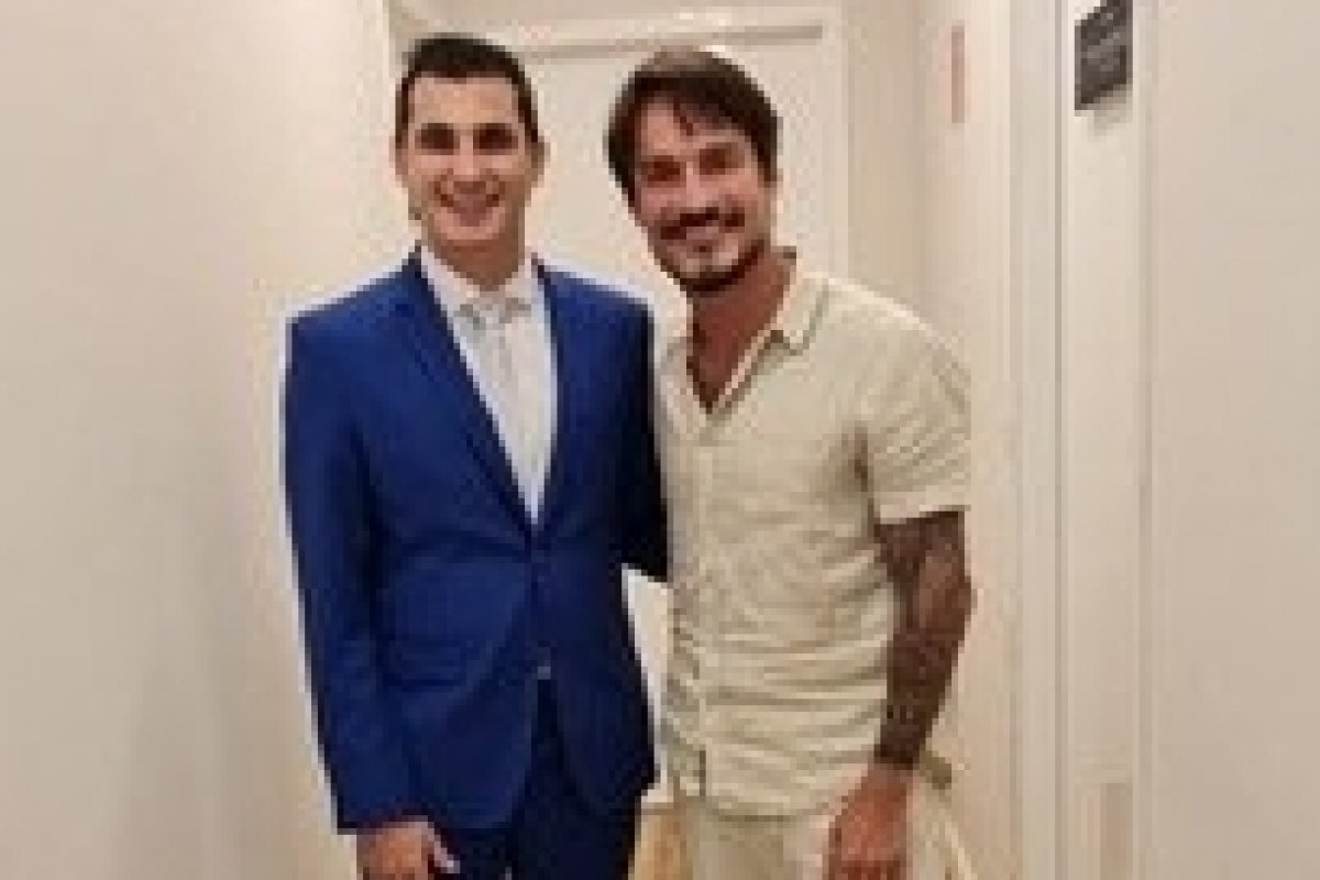 Lavoisier, maquiador queridinho das famosas, realiza tratamento a laser para varizes, após duas cirurgias sem sucesso