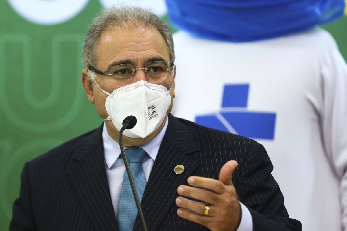 Em coletiva na OMS, Queiroga pede que países com doses extras ajudem o Brasil