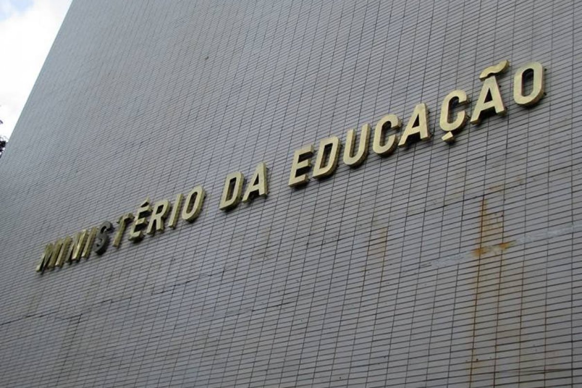 Programa do MEC prevê incentivo de R$ 200 milhões a escolas de ensino fundamental