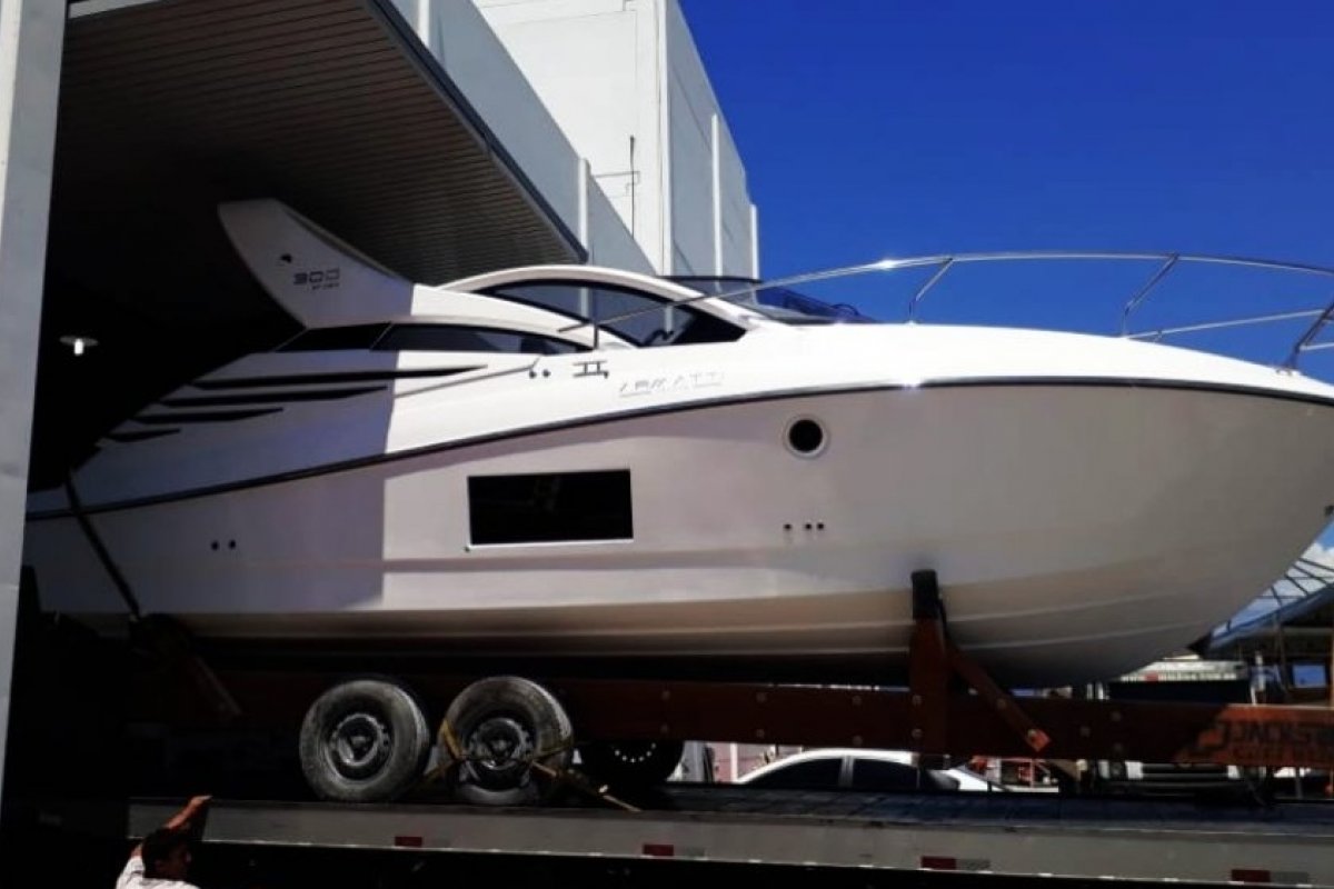 Fábrica de embarcações investe em linha de produção exclusiva