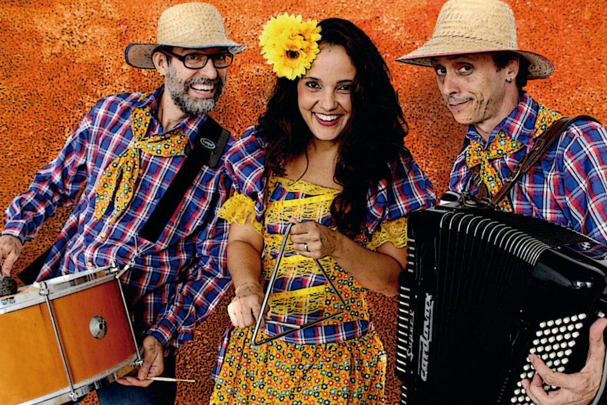 Trio Anarriê ensina os fundamentos básicos do forró em workshop online gratuito