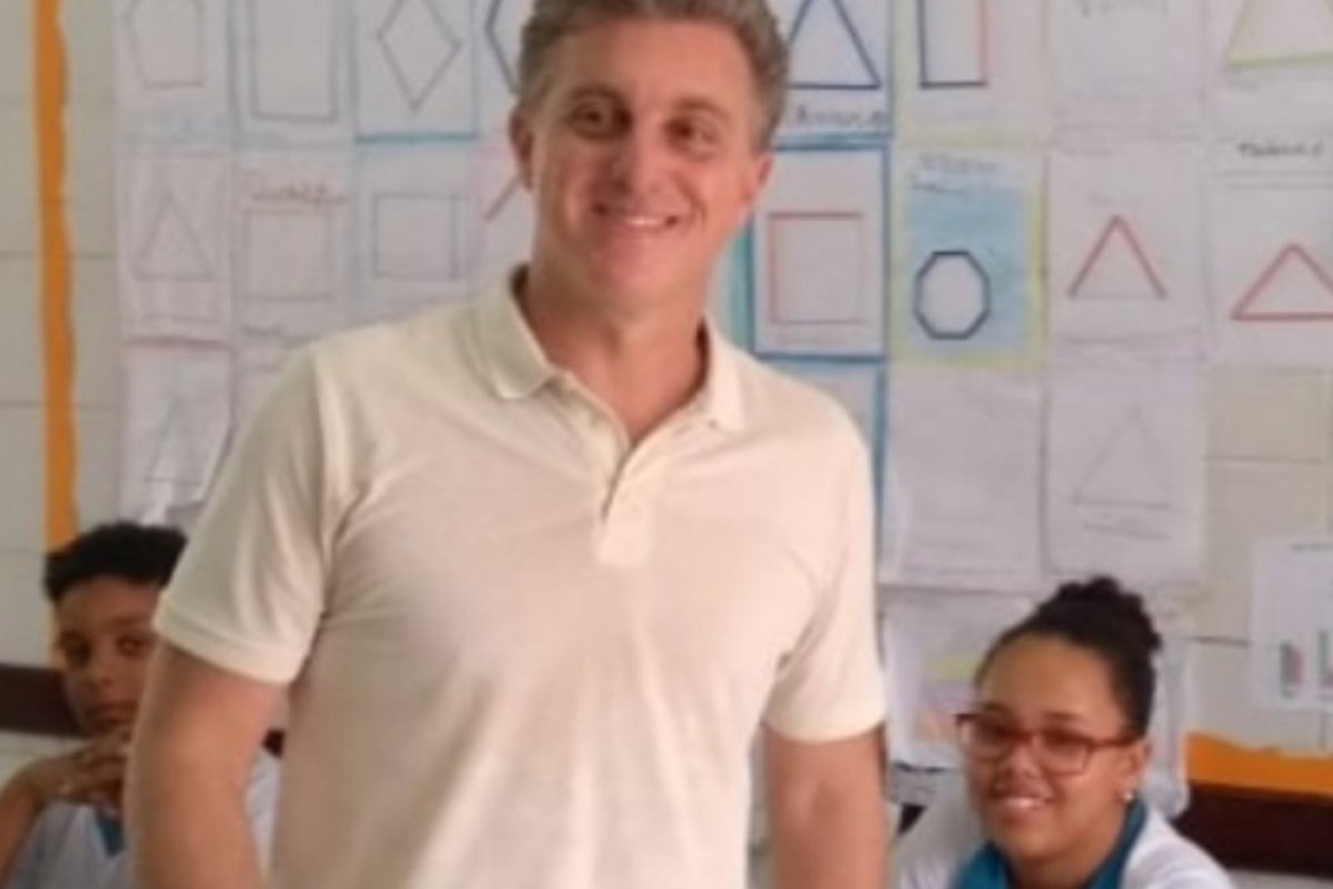 Luciano Huck grava na Bahia para o "Caldeirão"