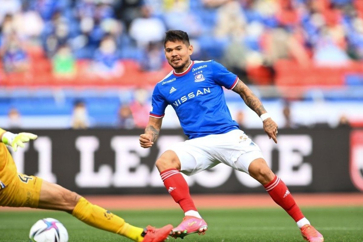 Bahia recebe R$ 1,6 milhões de clube japonês graças a pré-contrato com Léo Ceará