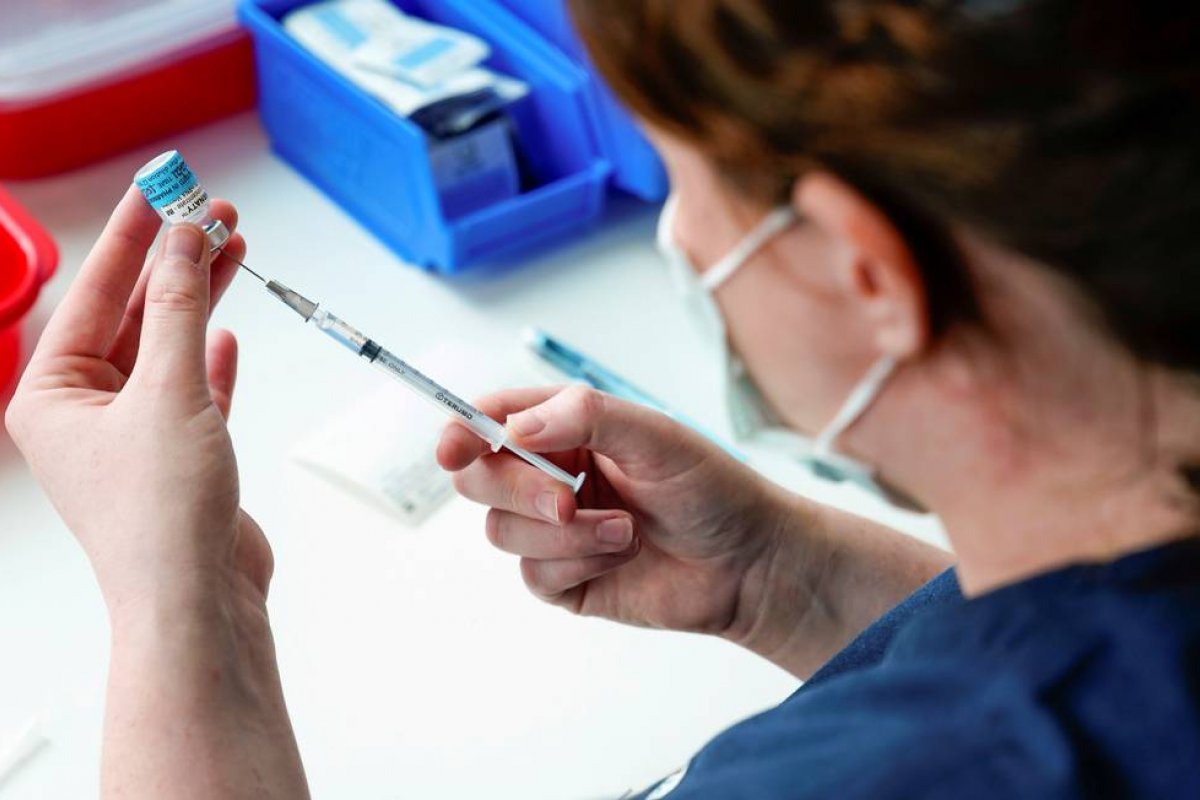 Pessoas que já contraíram Covid-19 precisam de apenas uma dose da Pfizer para proteção contra variantes