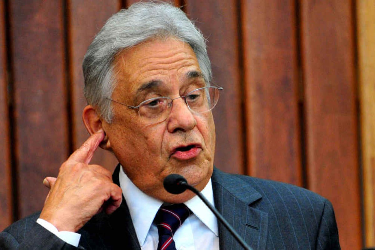 "É preciso reabrir economia para gerar trabalho e renda a brasileiros", diz FHC