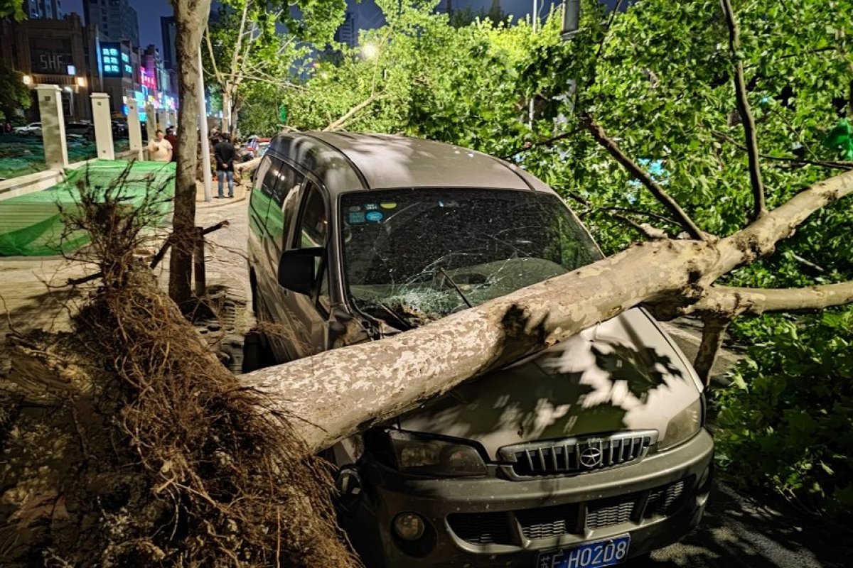 Tempestade deixa mais de 10 mortos na China