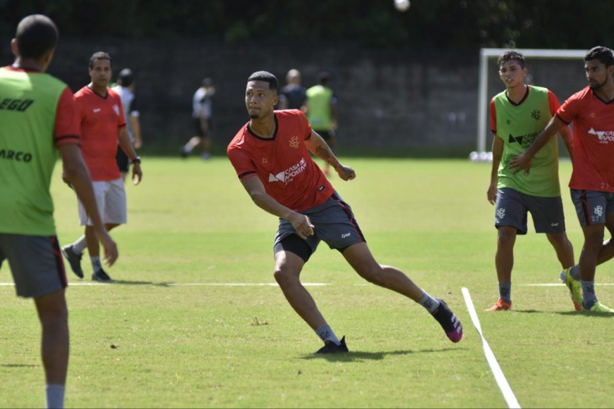 Vitória se reapresenta e inicia preparação para partida contra o Flu de Feira