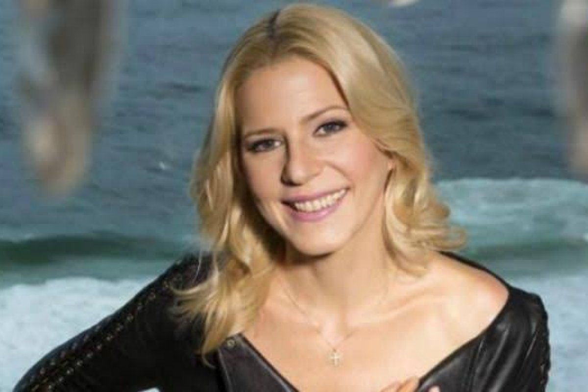 Mãe da cantora Paula Toller é encontrada morta em casa